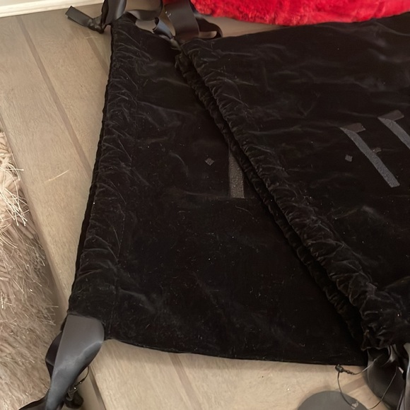 Puma Fenty *Rihanna* Velvet Shoe Dust Bag Black Set of 2 - Picture 4 of 8